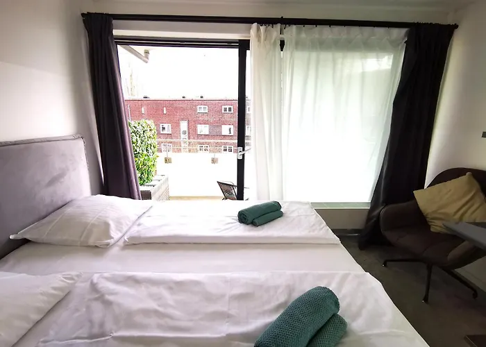 Hh 01 By Rockchair - Superhost Status - Modernes Apartment Mit Sonnigem Balkon & Premium Boxspringbetten In Winterhude - Hamburg Top Geheimtipp