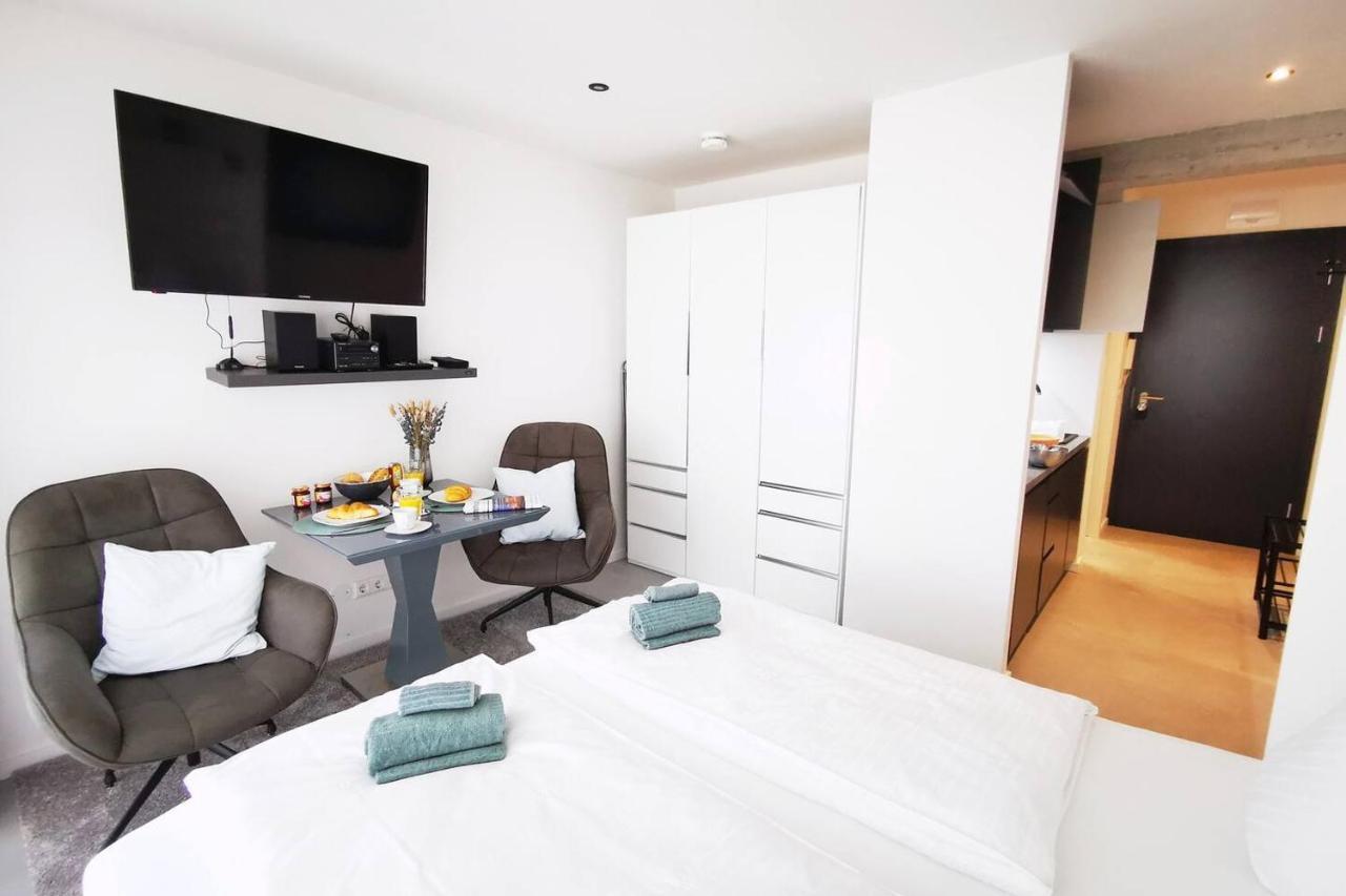 Apartament Hh 01 By Rockchair - Superhost Status - Modernes Mit Sonnigem Balkon & Premium Boxspringbetten In Winterhude - Geheimtipp *