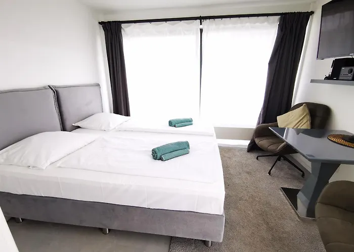 Hh 01 By Rockchair - Superhost Status - Modernes Apartment Mit Sonnigem Balkon & Premium Boxspringbetten In Winterhude - Hamburg Top Geheimtipp